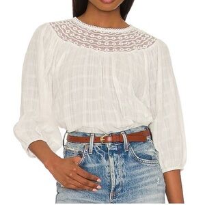 BB Dakota Peasantries Top in size Large in White, NWOT